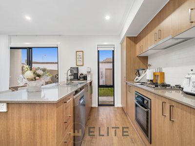 32B Hummingbird Drive, Botanic Ridge