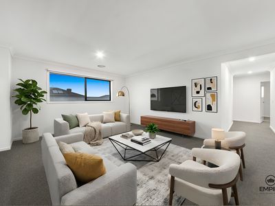 7 Crescendo Boulevard, Clyde