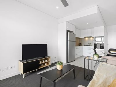 2051 / 16 Hamilton Place, Bowen Hills