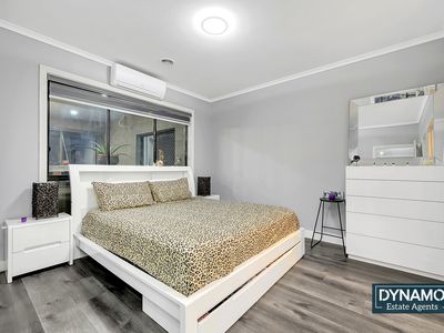 1 Treetop Close, Roxburgh Park