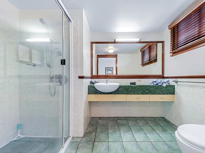 6 / 4 Golden Orchid Drive, Airlie Beach