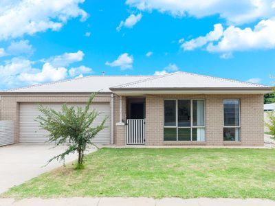 Unit 1 / 774 Centaur Rd, Hamilton Valley