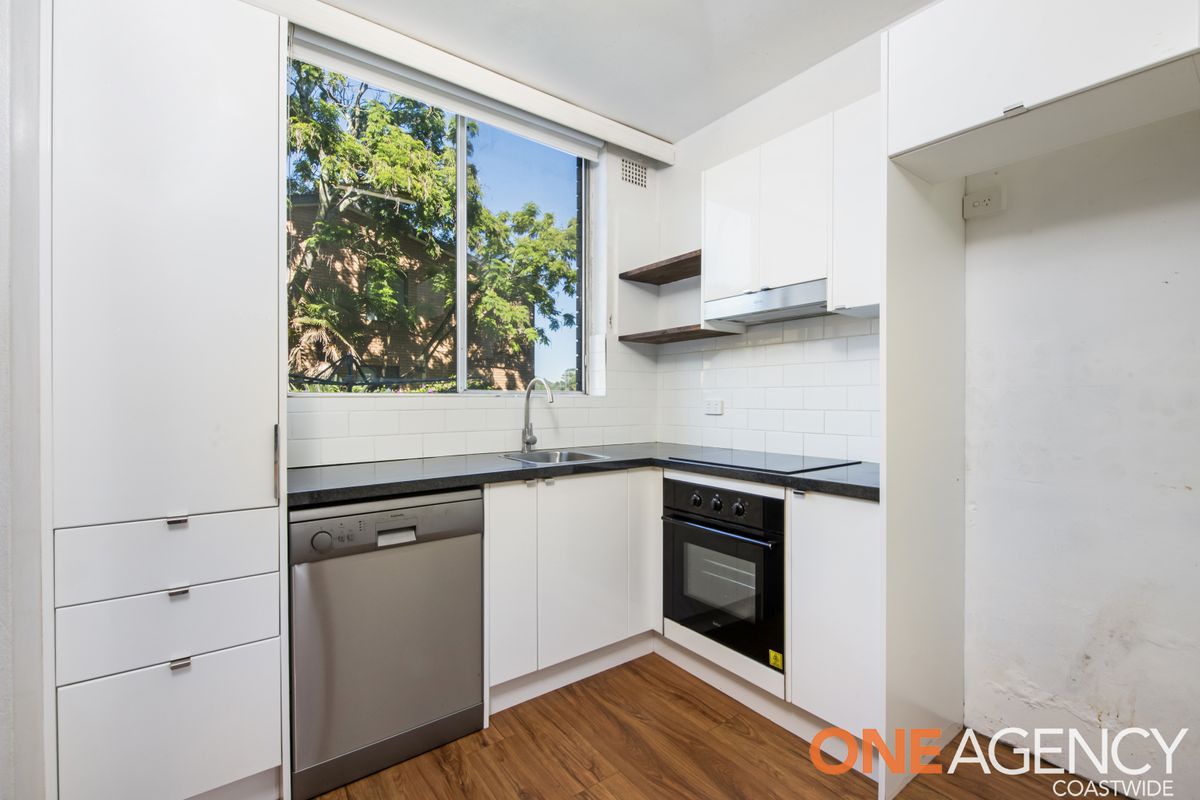 2 / 39 Masons Parade, Point Frederick