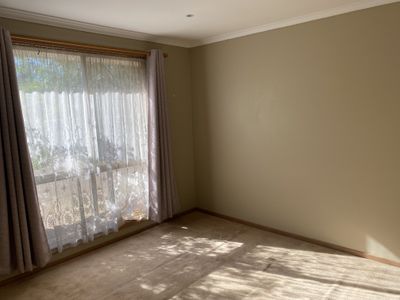 4 / 61 Ballan Road, Werribee
