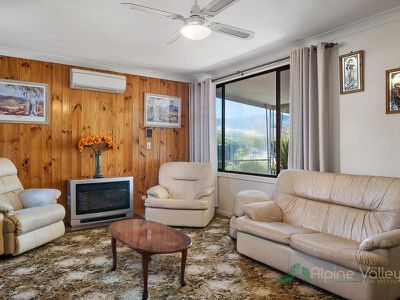 53 Freeburgh Avenue, Mount Beauty