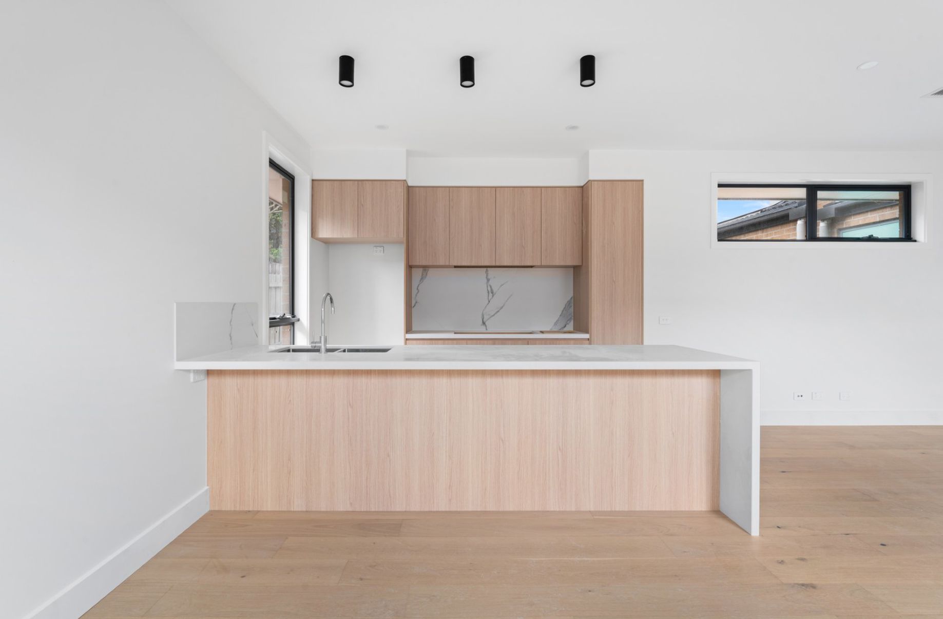 2 / 7-9 Barter Crescent, Forest Hill