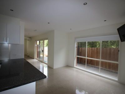 1 / 27 Roxby Street, Manifold Heights