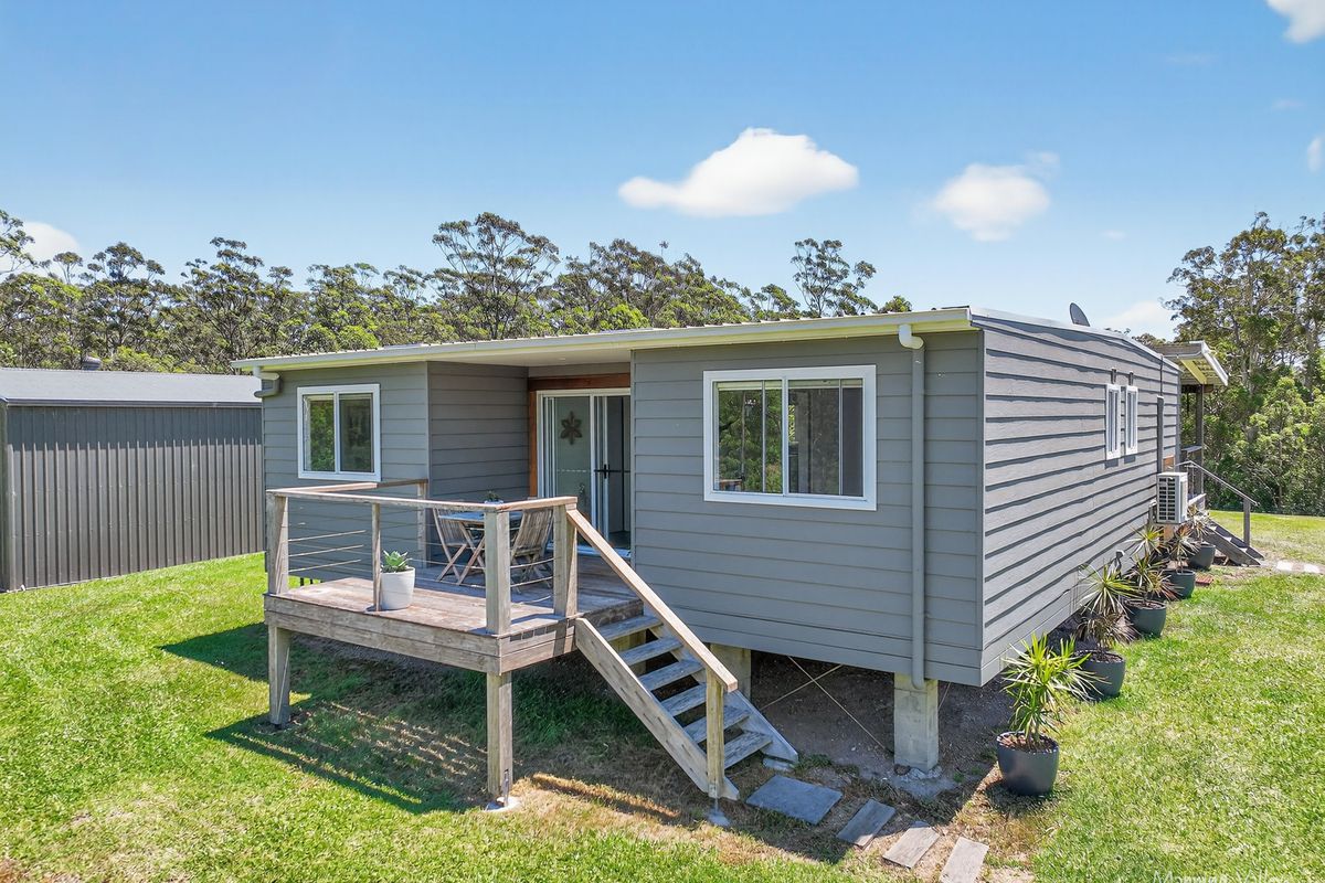 322 Hubbards Road North, Topi Topi