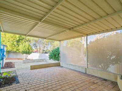 4/12 Edmund way, Calista