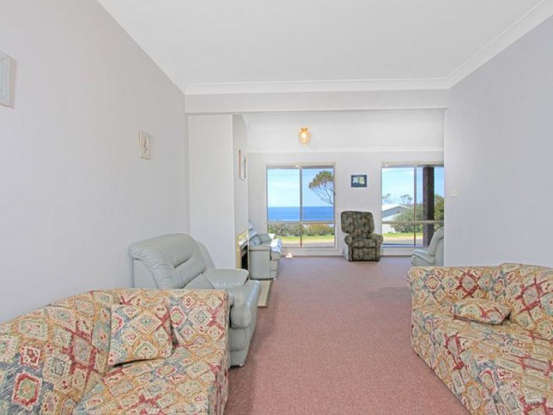 137 Mitchell Parade, Mollymook