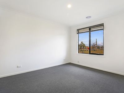 11 Taro Walk, Rockbank