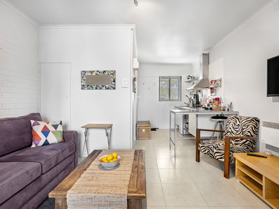 8 / 17 Charnwood Road, St Kilda