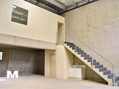 8 / 3 Kelso Crescent, Moorebank