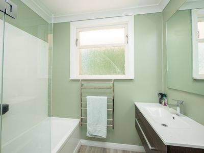 24 Hawthorn Avenue, Mornington