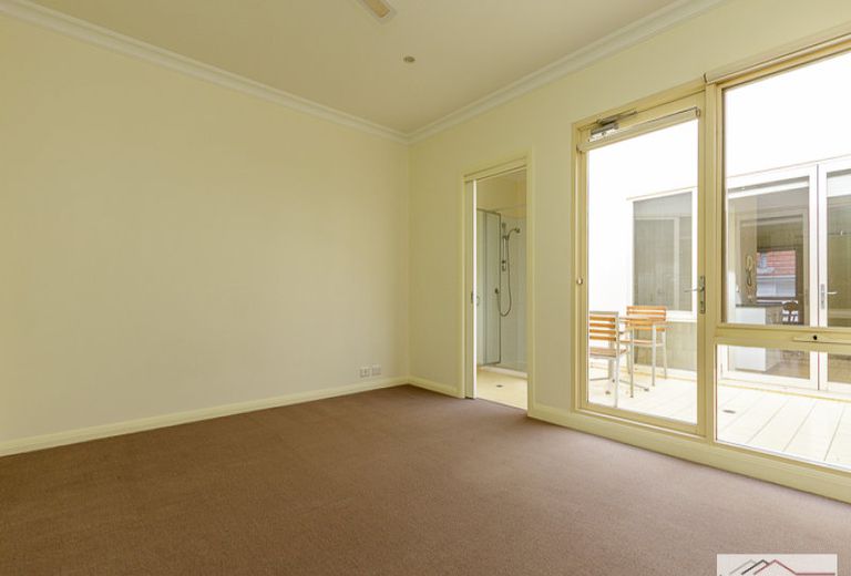 2 / 59 Wadham Parade, Mount Waverley