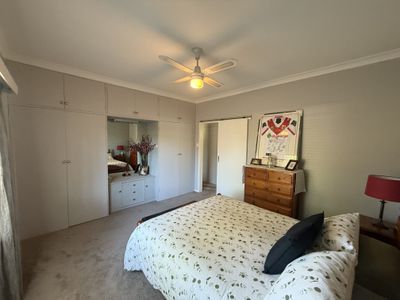 80 High Street, Parkes