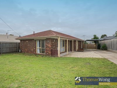 13 Luscombe Avenue, Carrum Downs
