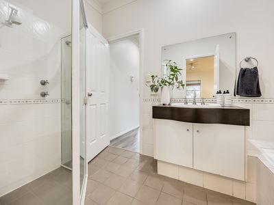 6 Heard Avenue, Mawson Lakes