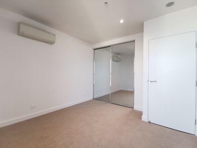 2105 / 628 Flinders Street, Docklands