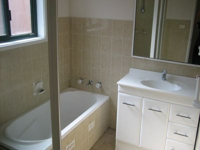 2 / 122A Tongarra Road, Albion Park