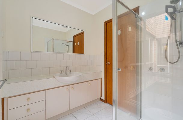2 / 7 Hawick Court, Greenvale
