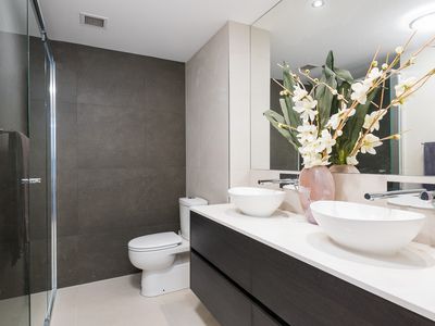 2206 / 184  Grey Street, South Brisbane