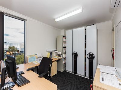 2 Loop Road, Werribee