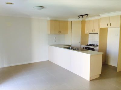 1 / 12 Montana Drive, Werribee
