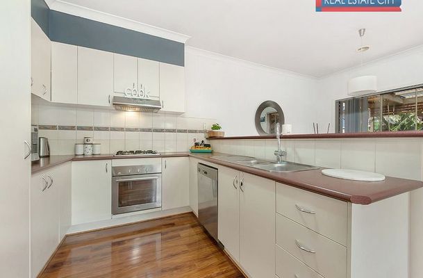 84 Hamilton Hume Parade, Craigieburn