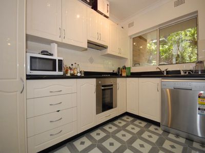 1 / 4 Cottonwood Crescent, Macquarie Park