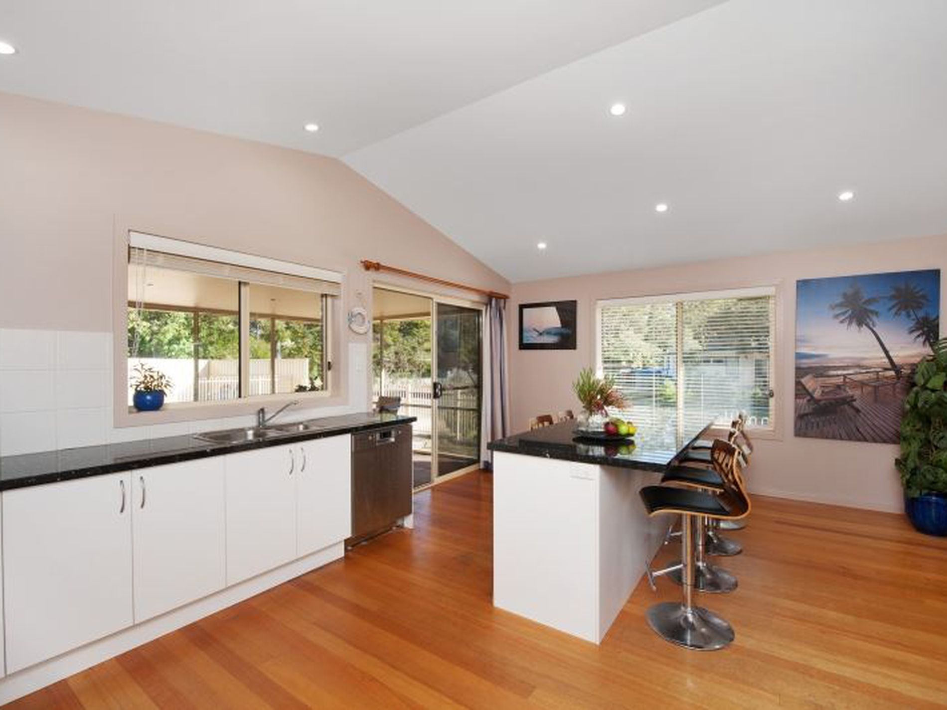 21 Beach Street, Lake Tabourie