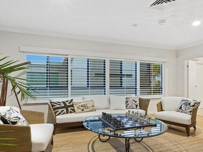 2 / 18 Seaside Avenue, Mermaid Beach