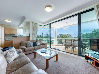 13 / 15 Mudjimba Esplanade, Mudjimba