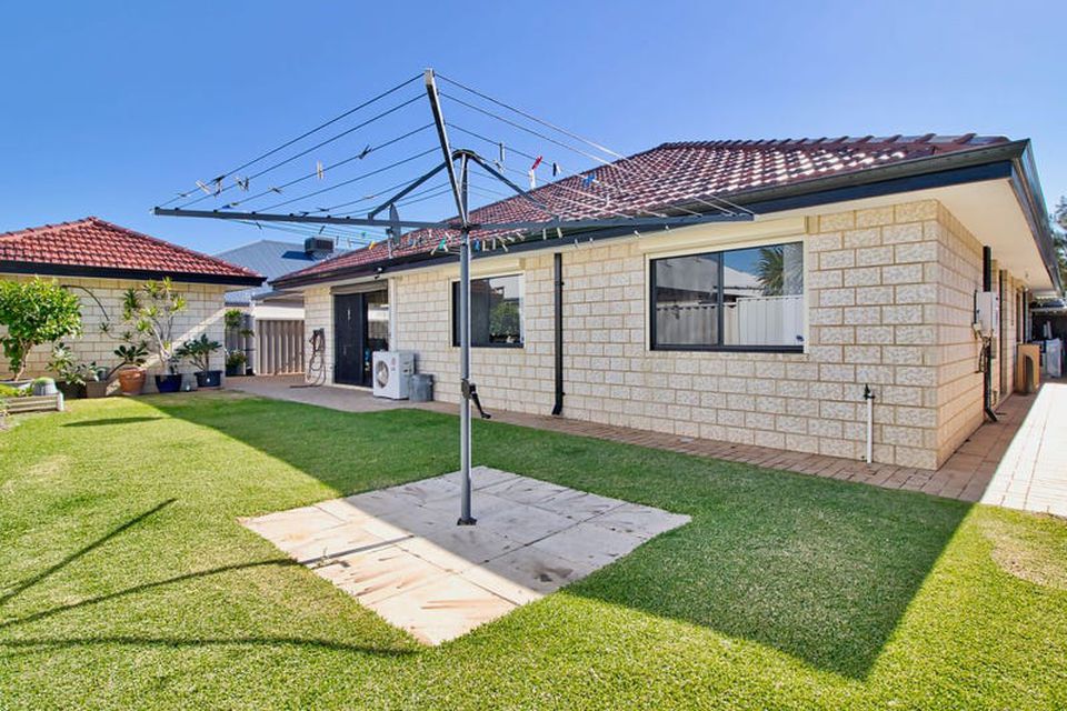 17 Amity Circuit , Shoalwater
