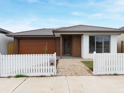 76 Lorikeet Circuit, Rockbank