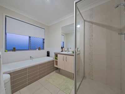 66 Higgs Circuit, Wynnum West