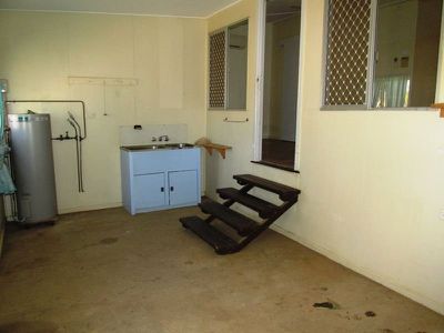 124 Wren street, Longreach