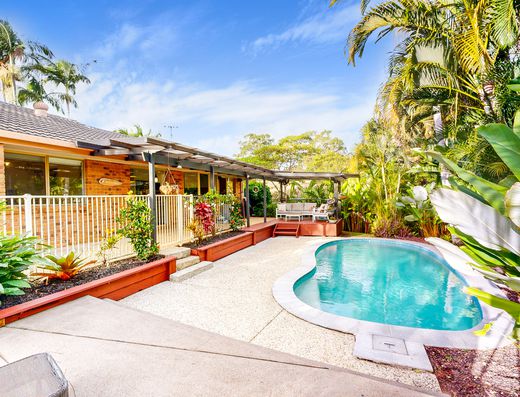 Tropical Family Retreat with Renovated Kitchen & Sparkling Pool image 14