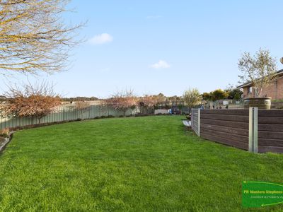 72 Cedar Drive, Llanarth