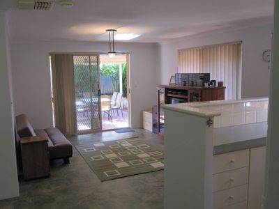 2 / 43 Park view Parade, Redcliffe