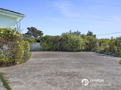 33 Maddecks Avenue, Moorebank