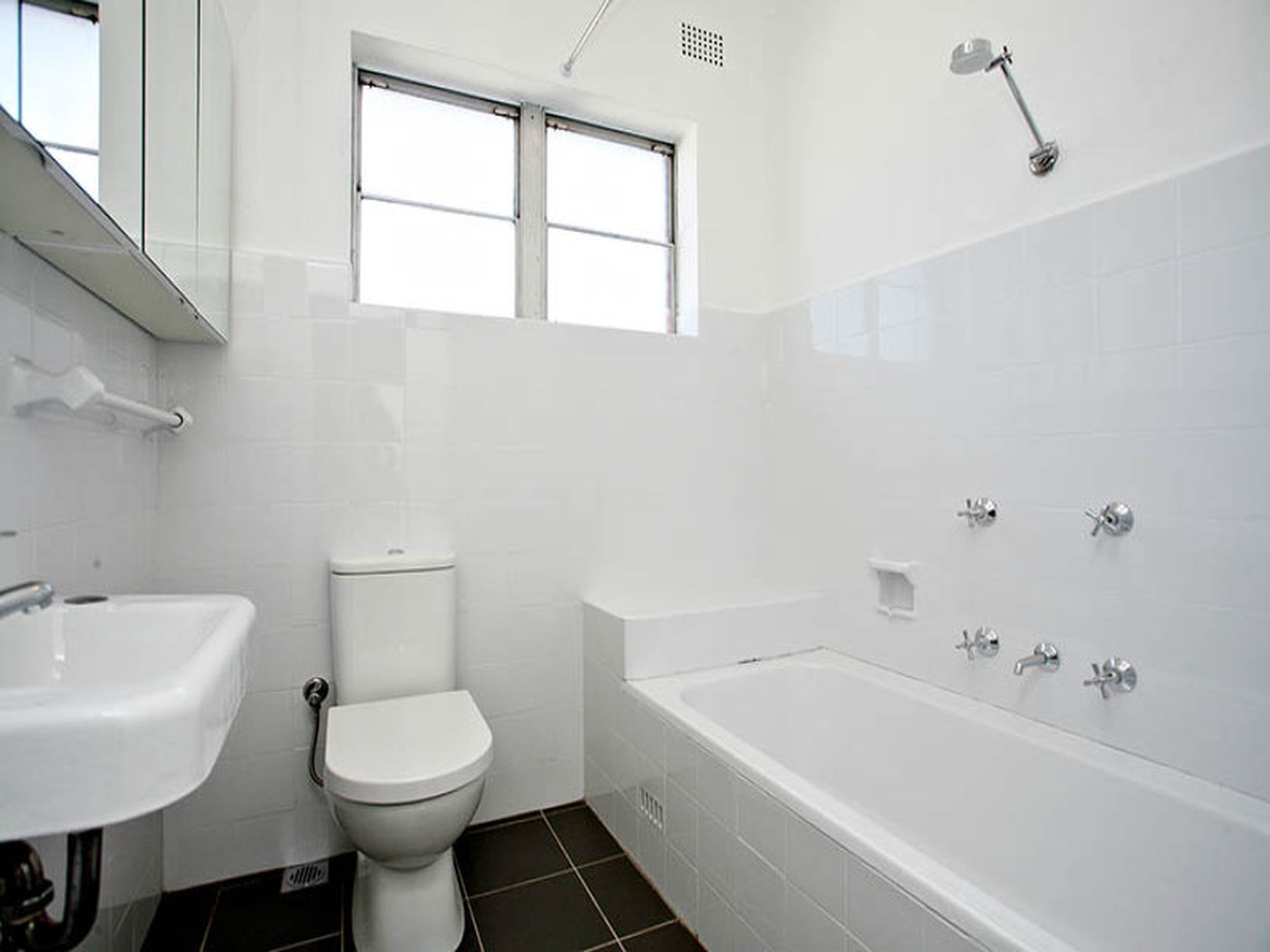 2 / 11 Derby St, Kogarah