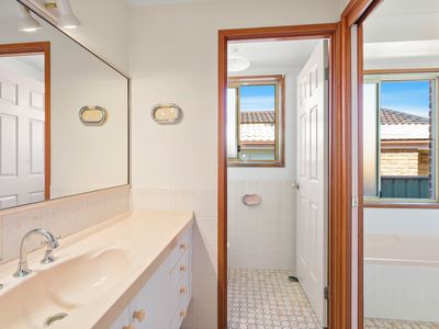 30 Claylands Drive, St Georges Basin