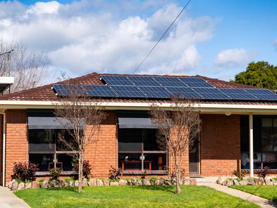 19 LLOYD STREET, West Wodonga
