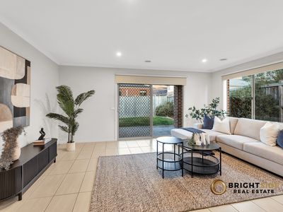 174 Wheelers Park Drive, Cranbourne North