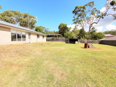 66 Lake Road, Balcolyn