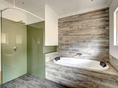 210 Coromandel Parade, Coromandel Valley