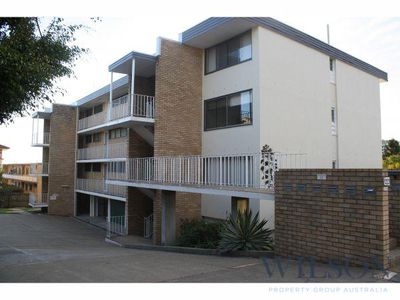 12 / 223 Cavendish Road, Coorparoo