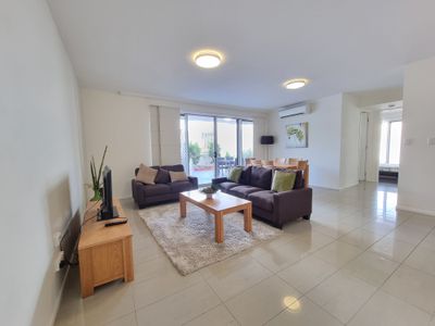 1 / 104 Central Lane, Gladstone Central