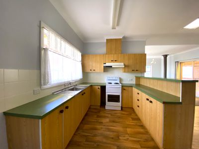 11 Thistleton Drive, Burrill Lake